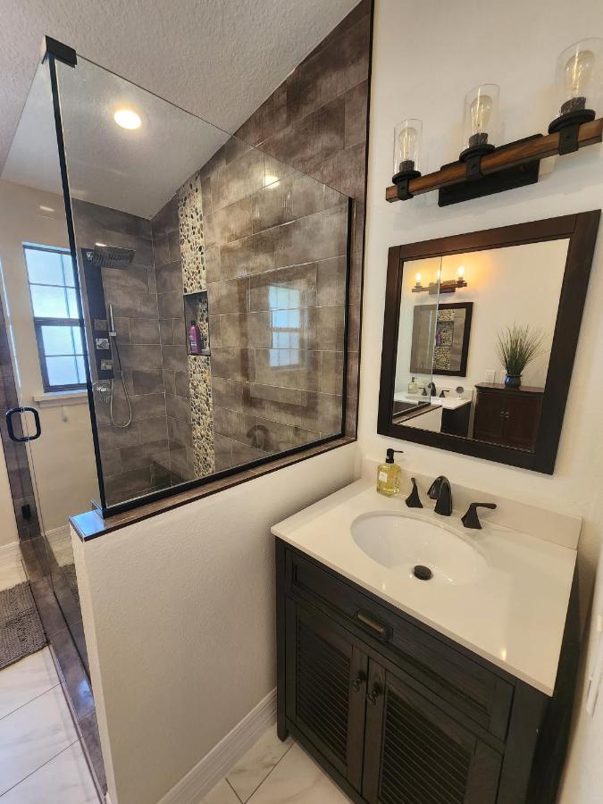 The Villa Orlando@College Park. Sleeps16 Bagian luar foto
