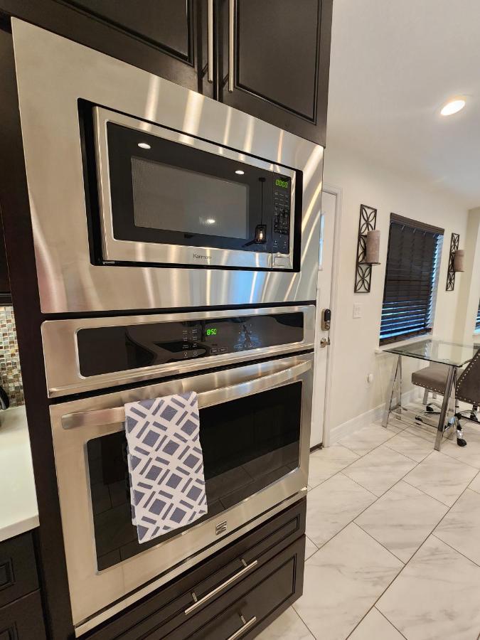 The Villa Orlando@College Park. Sleeps16 Bagian luar foto
