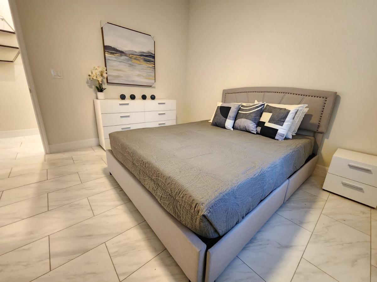 The Villa Orlando@College Park. Sleeps16 Bagian luar foto