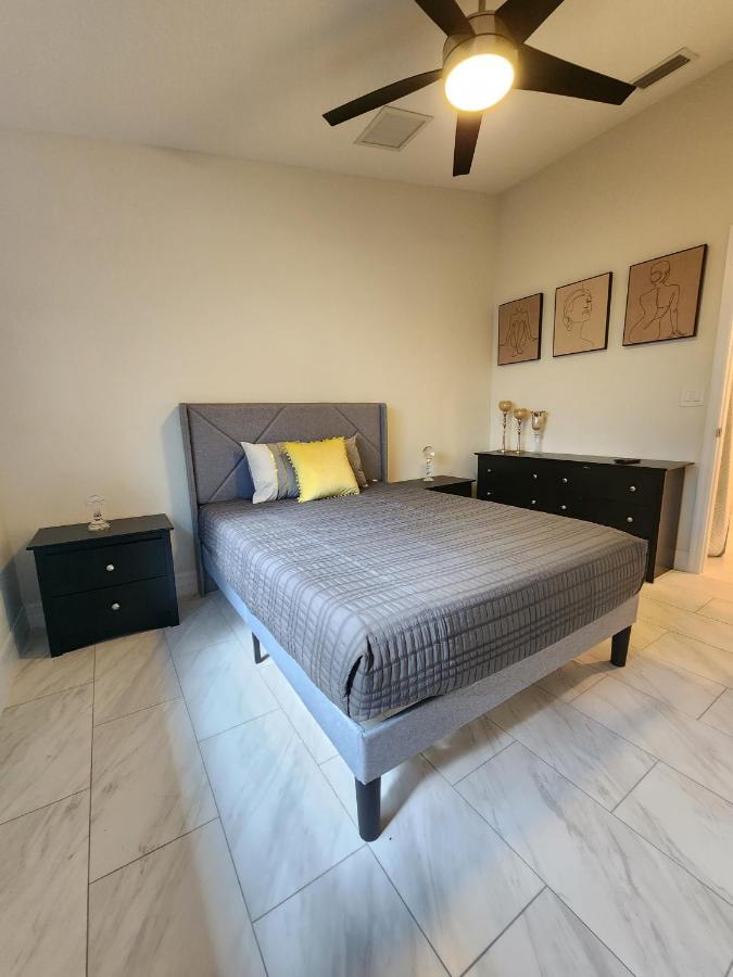The Villa Orlando@College Park. Sleeps16 Bagian luar foto