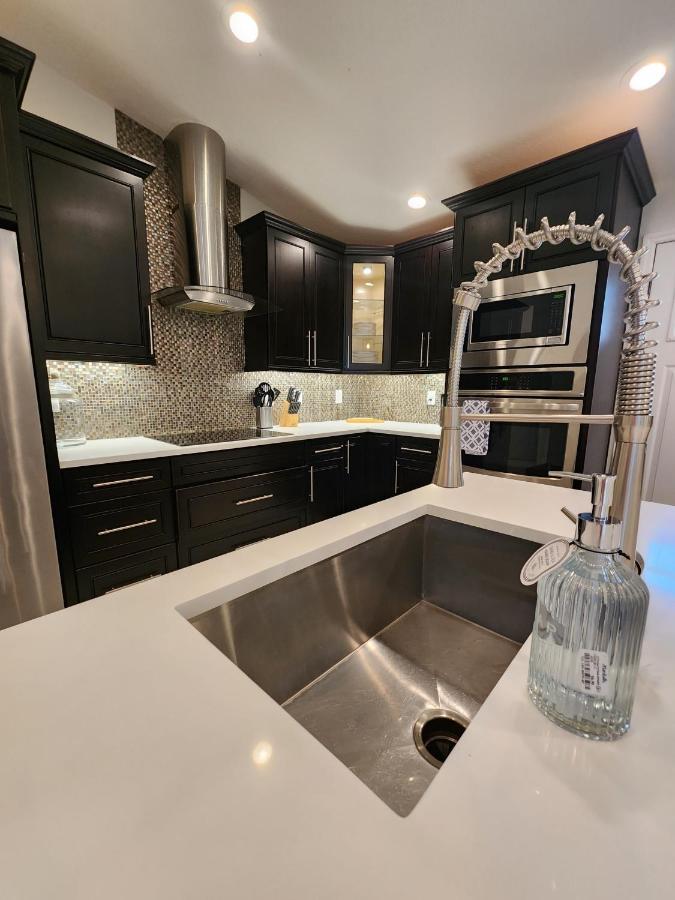 The Villa Orlando@College Park. Sleeps16 Bagian luar foto