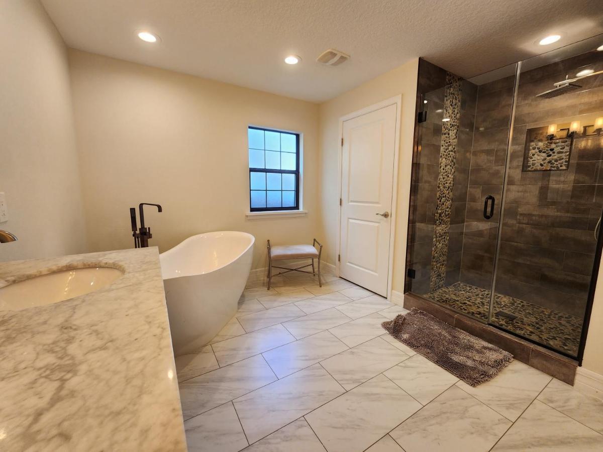 The Villa Orlando@College Park. Sleeps16 Bagian luar foto